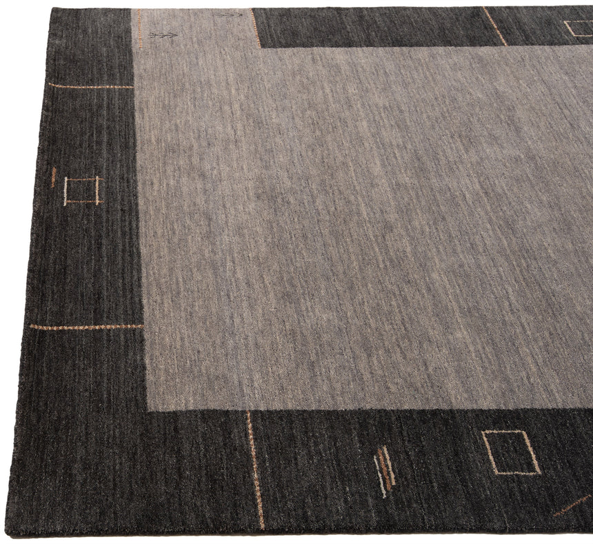 Handloom Rug | 240x170cm