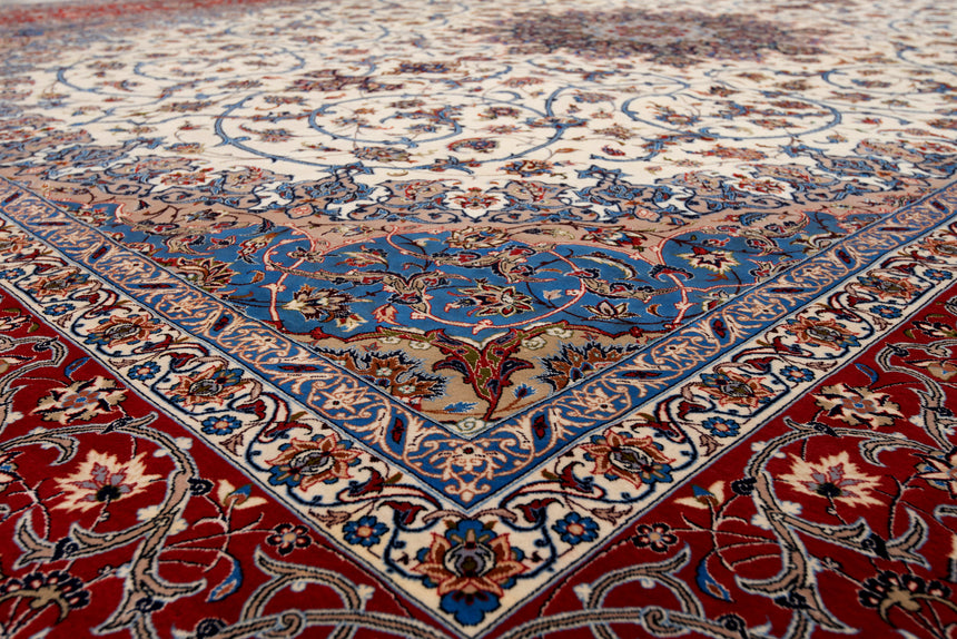 Isfahan Persian Rug | 426 x 308 cm