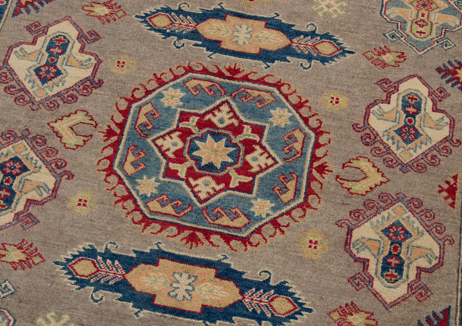 Kazak rug | 233 x 168 cm