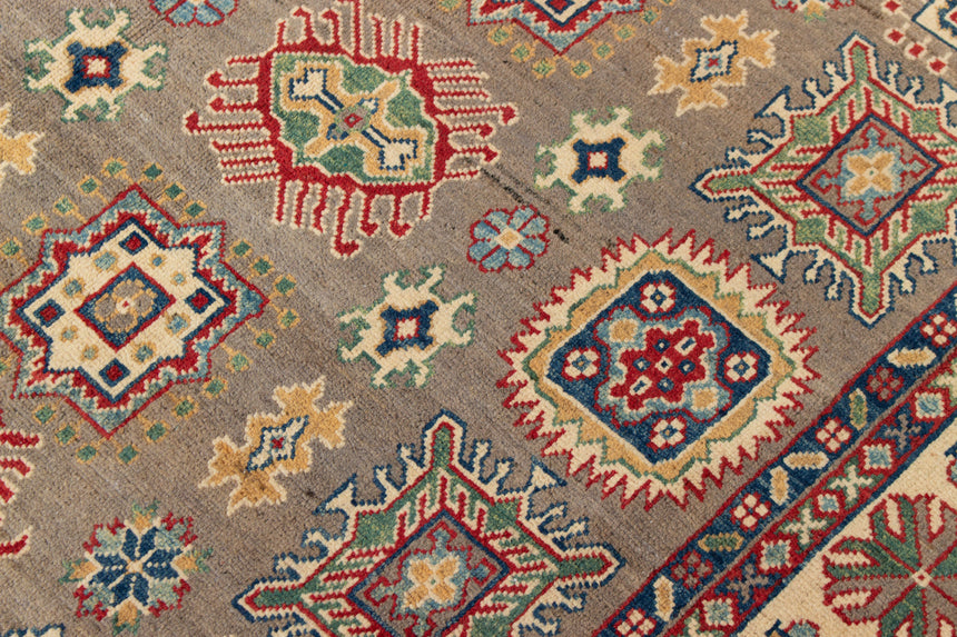 Kazak Rug | 207 x 143 cm