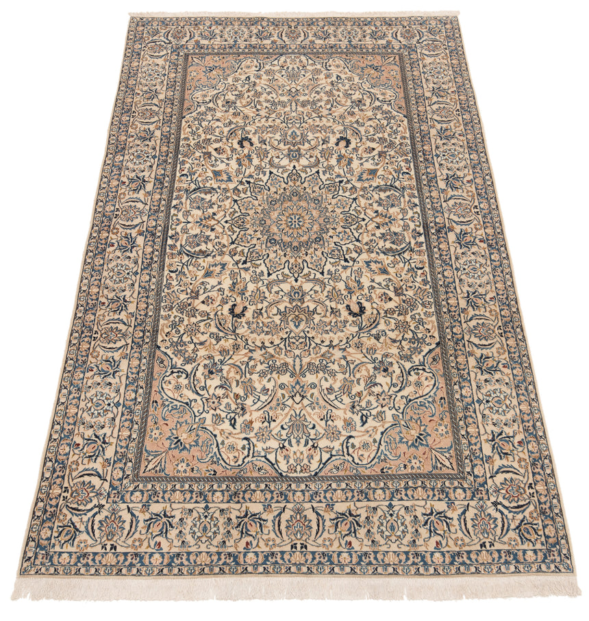 Nain 9la Persian Rug | 300 x 164 cm