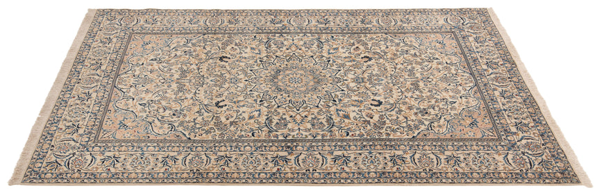 Nain 9la Persian Rug | 300 x 164 cm