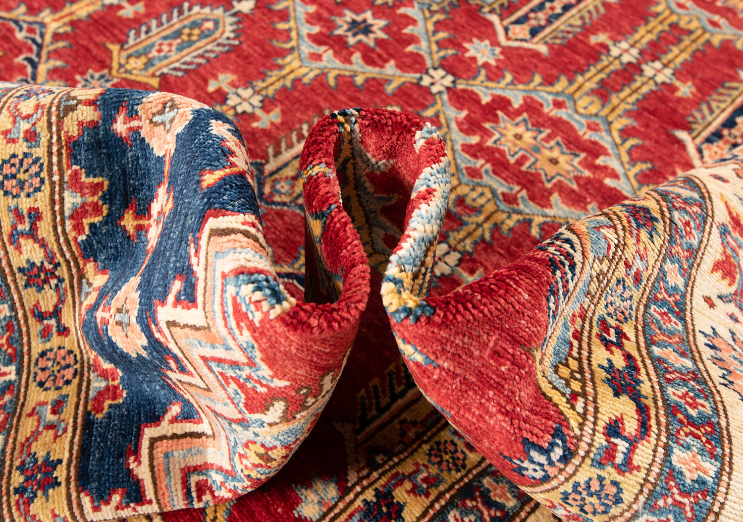 Kazak rug | 318 x 197 cm