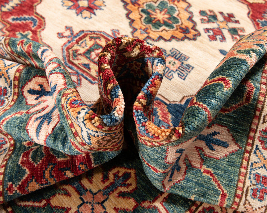 Kazak rug | 366 x 270 cm