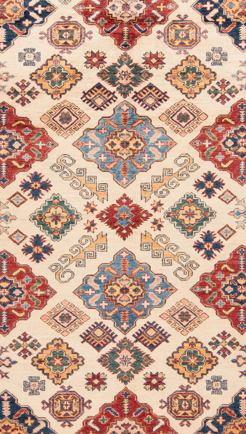 Kazak rug | 366 x 270 cm