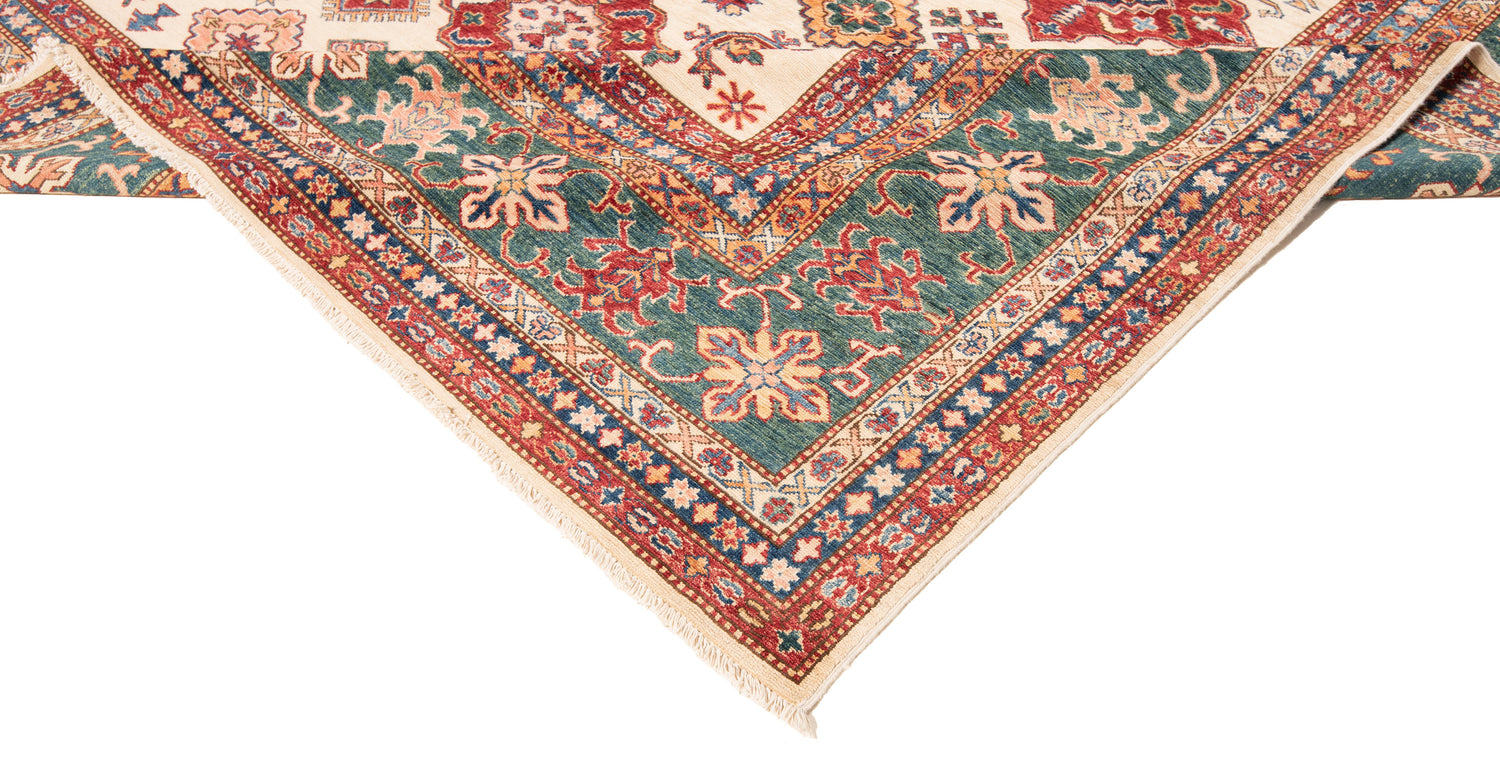 Kazak rug | 366 x 270 cm