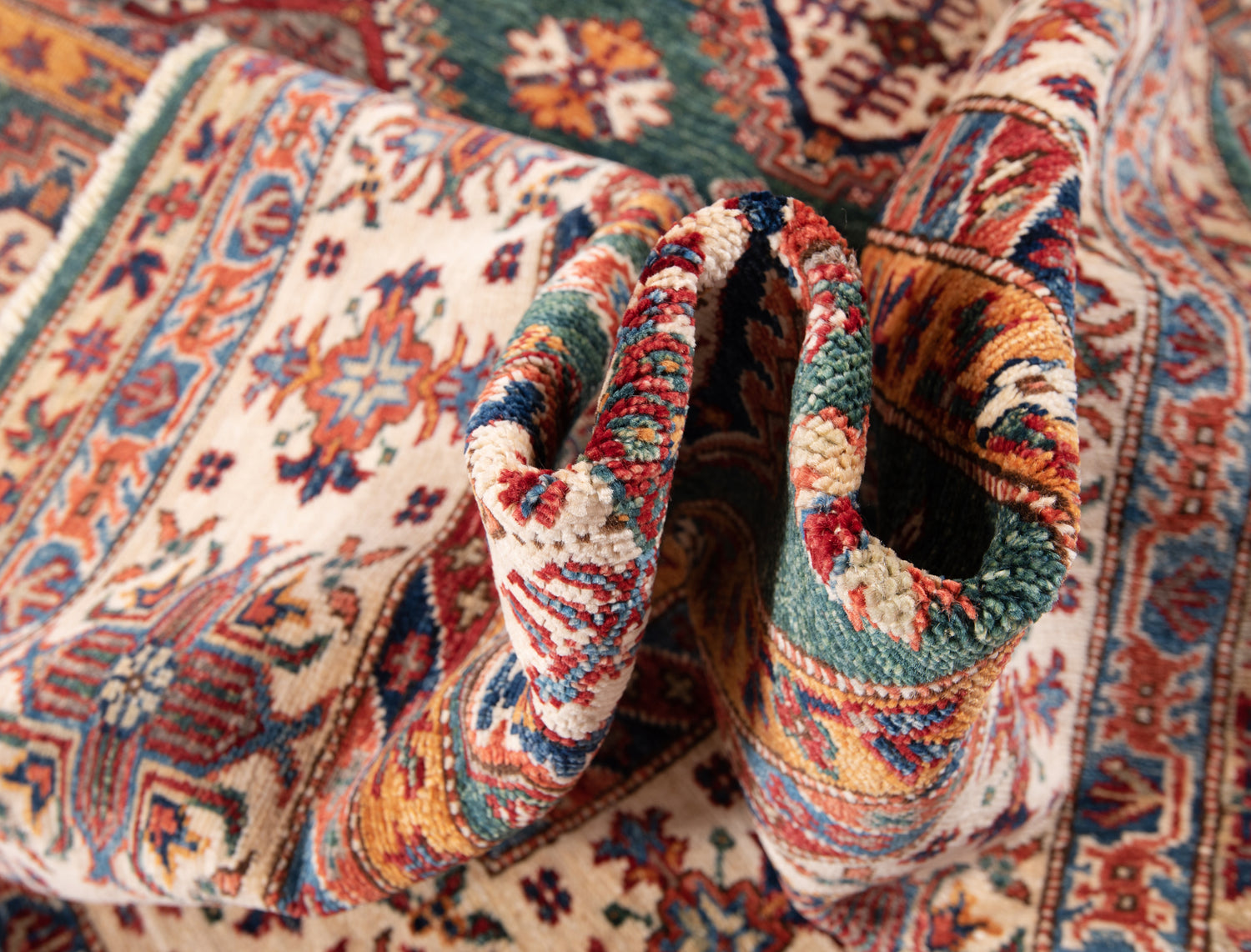 Kazak rug | 248 x 168 cm