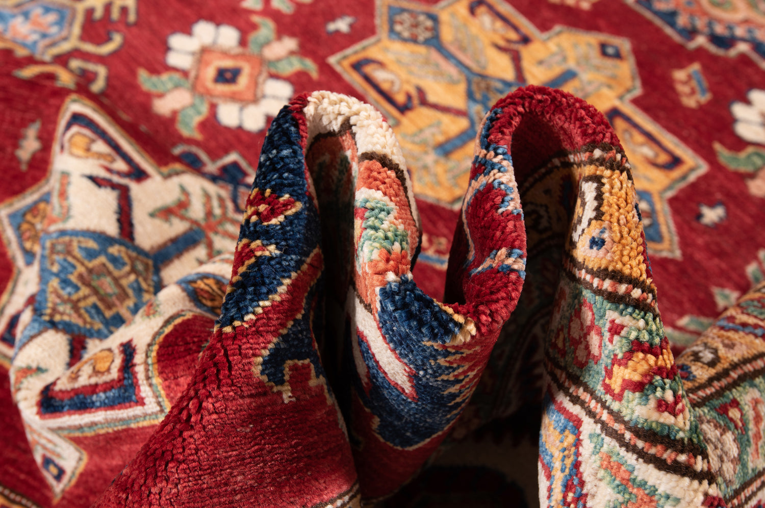 Kazak rug | 234 x 173 cm