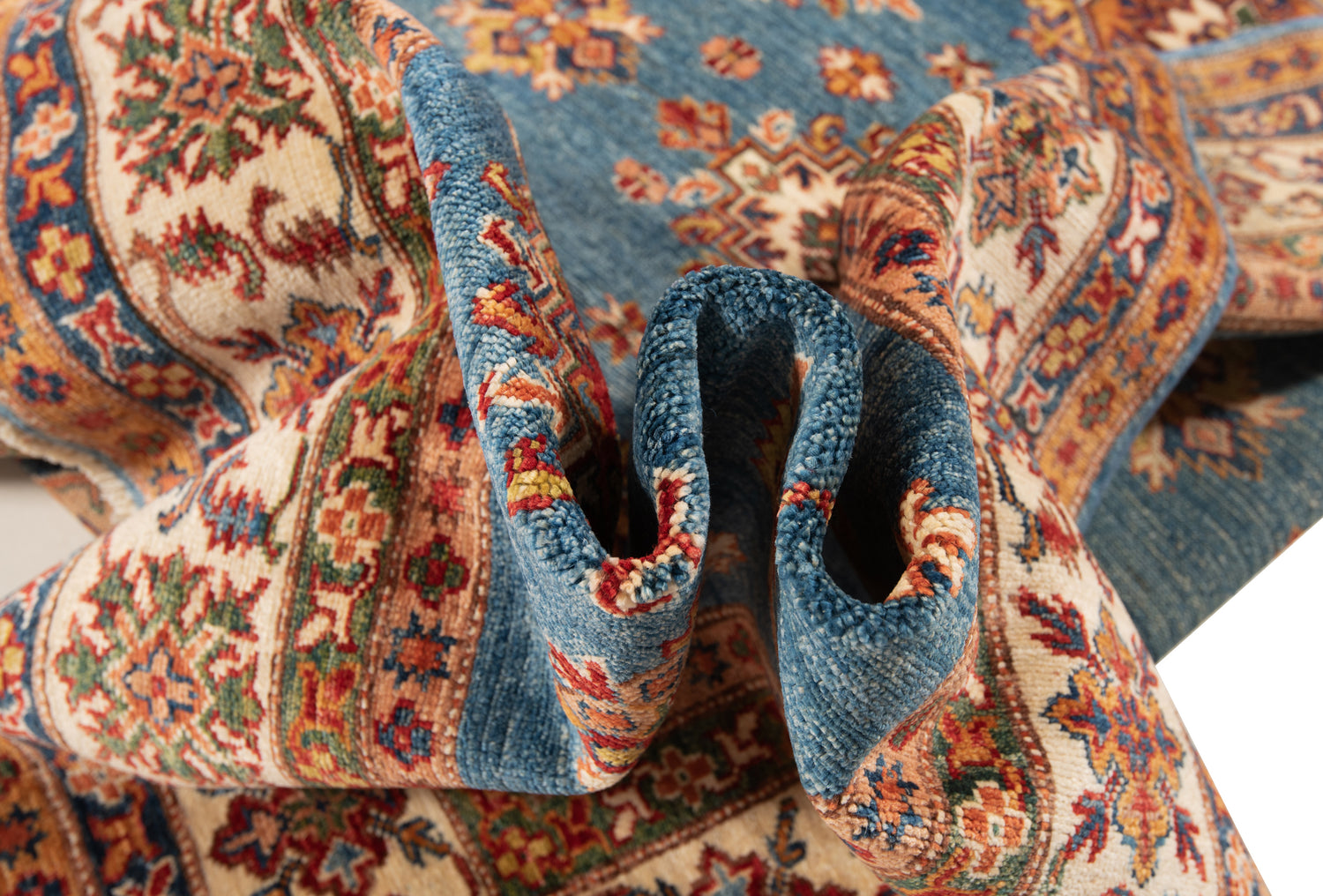 Kazak rug | 240 x 167 cm