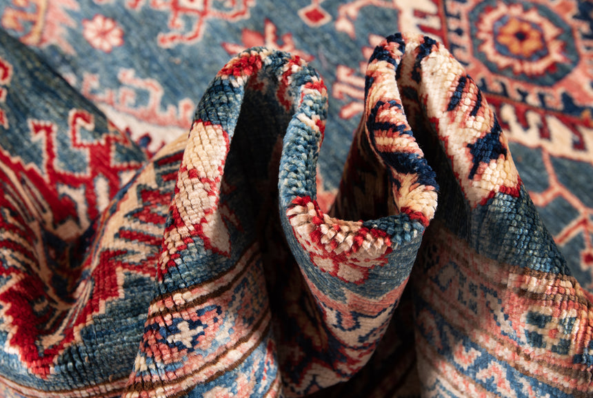 Kazak rug | 251 x 175 cm