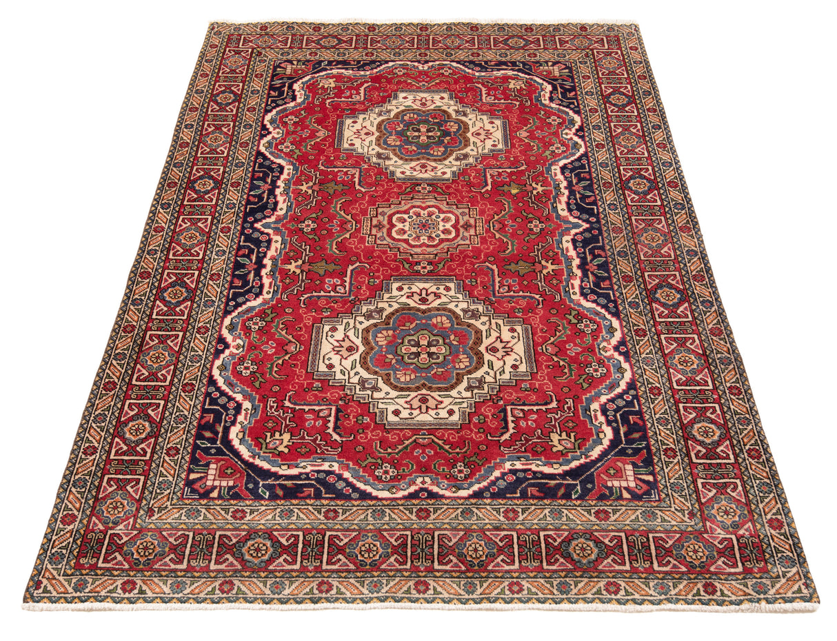 Tabriz Persian Rug | 198 x 136 cm