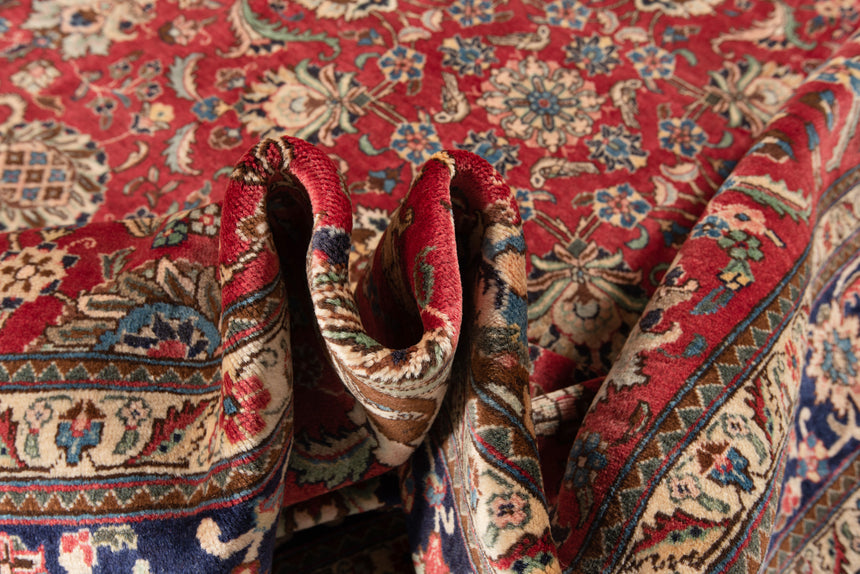 Tabriz Persian Rug | 323 x 217 cm