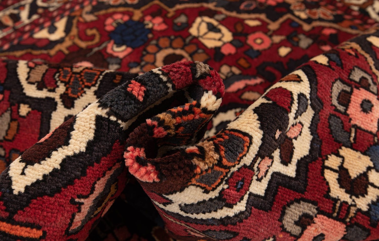 Bakhtiar Persian Rug | 150x123cm 