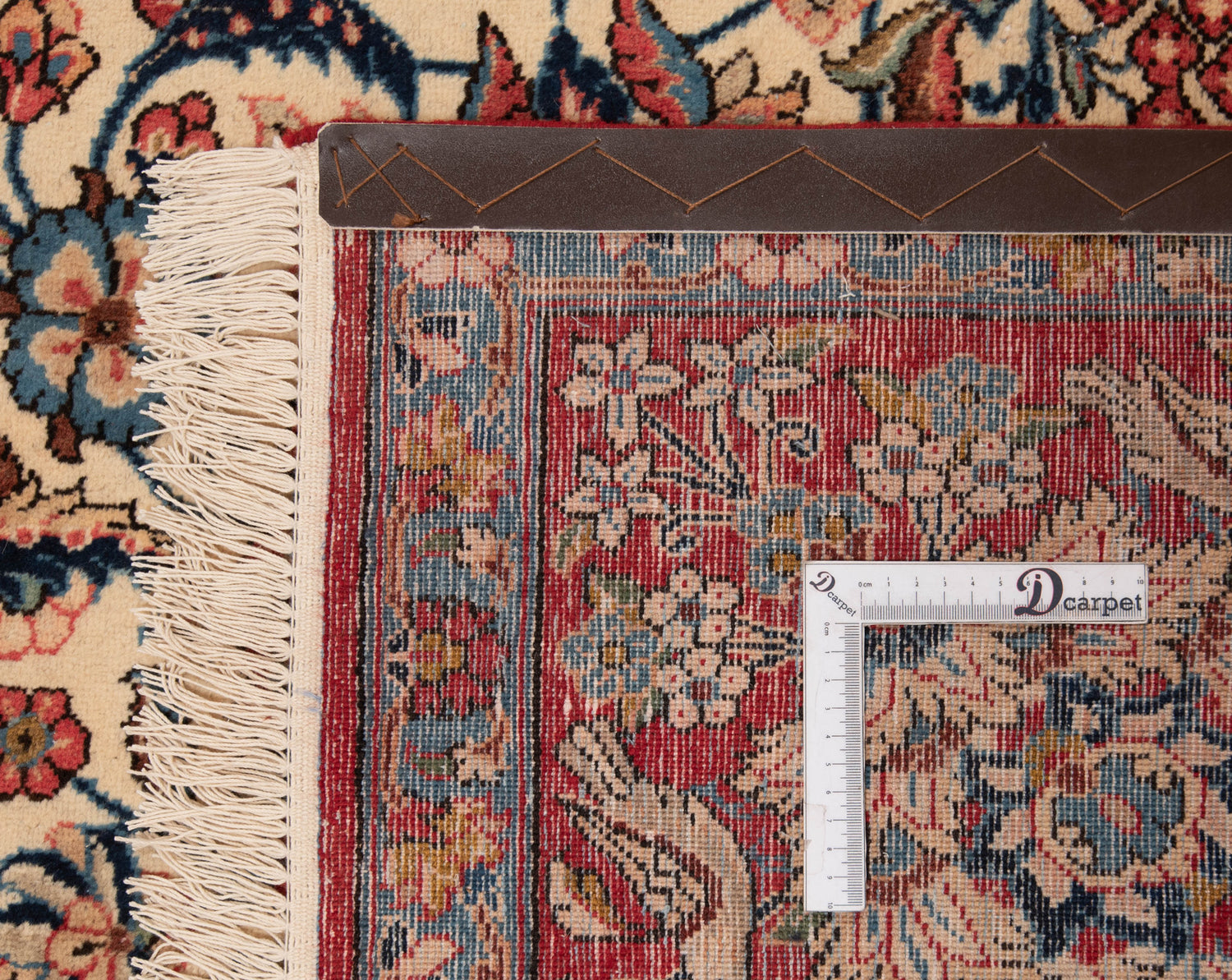 Antique Persian Isfahan Rug, 80 Years Old | 527 x 368 cm 