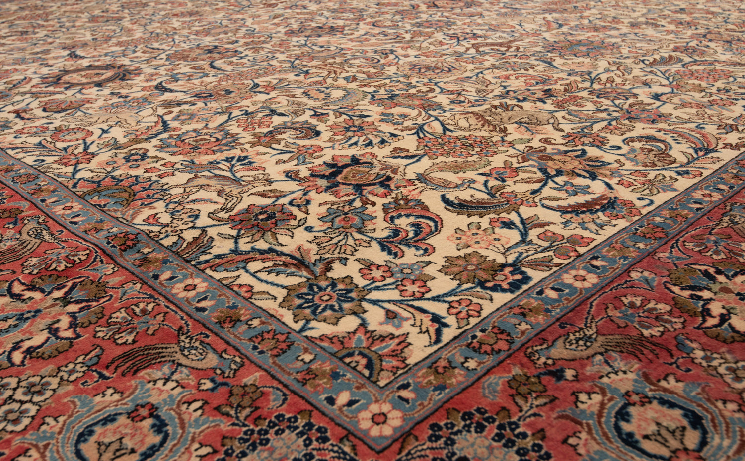 Antique Persian Isfahan Rug, 80 Years Old | 527 x 368 cm 
