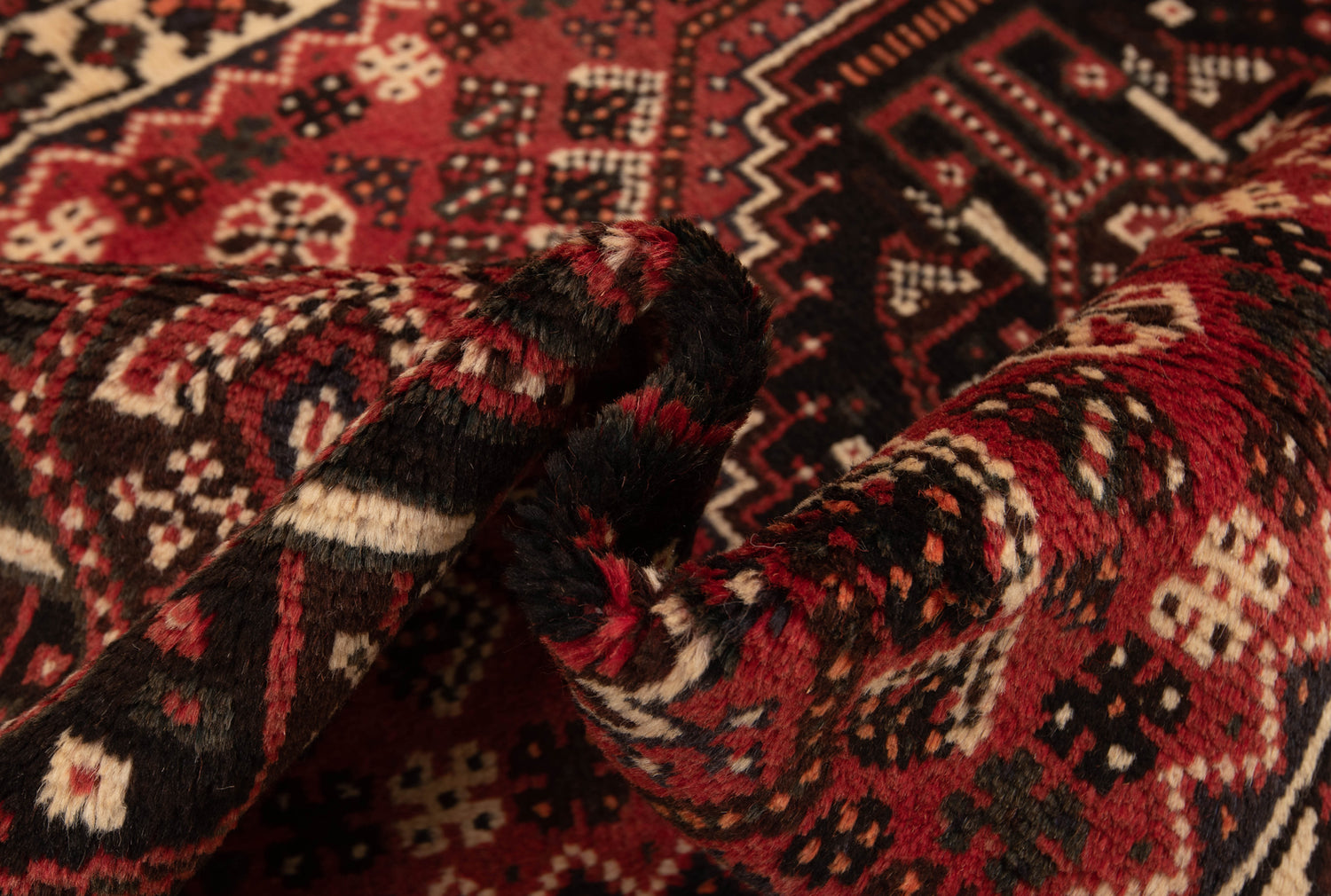 Shiraz Persian Rug | 160x102cm 