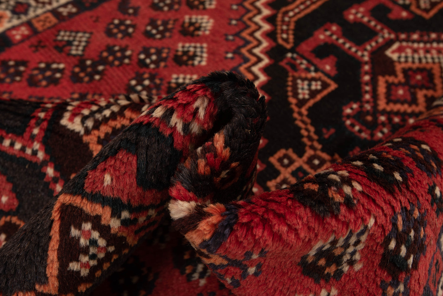 Shiraz Persian Rug | 160x105cm 