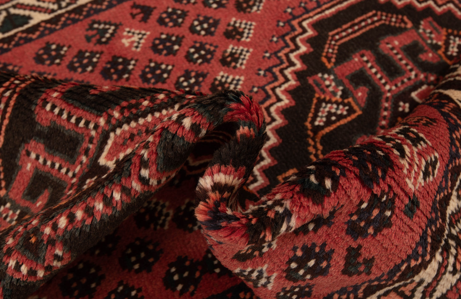 Shiraz Persian Rug | 157x105cm 